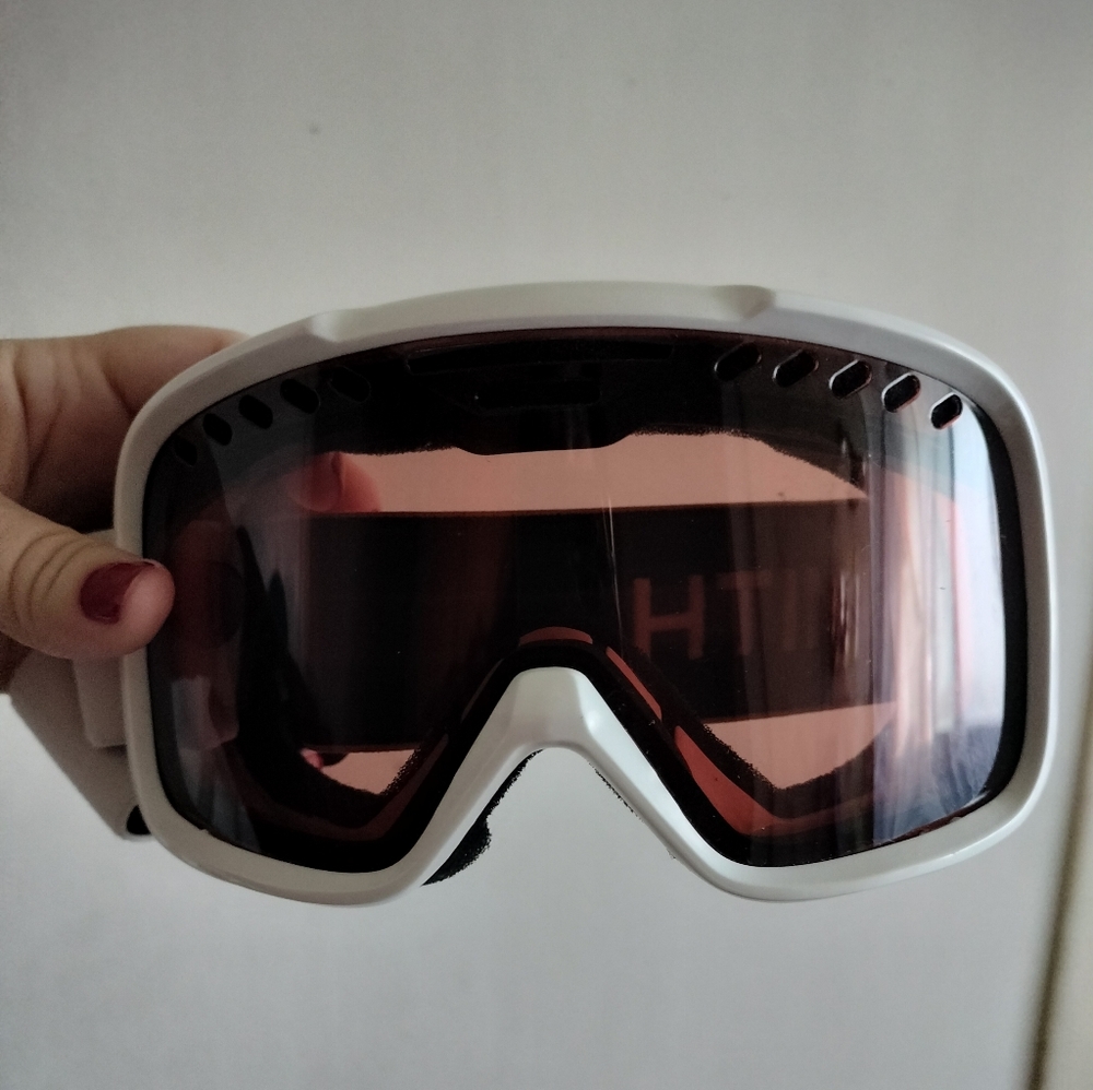 Ski goggles